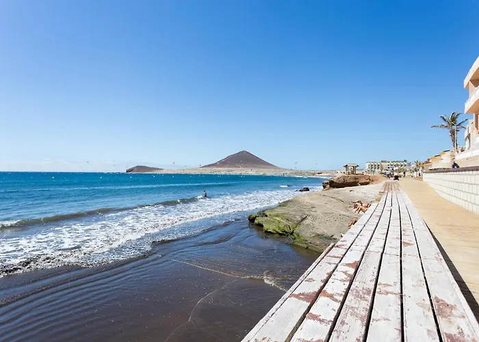 Relax By The Sea At Medano Retreat Terrace Pool エル・メダノ