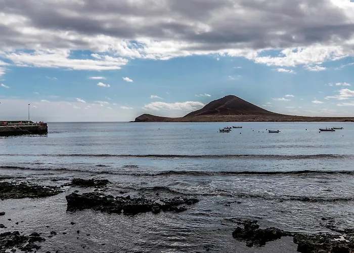 Relax By The Sea At Medano Retreat Terrace Pool El Médano